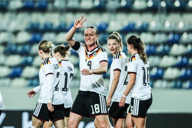 Sport, Football, U23 Womens National Team Season 2025 2026 International match Germany U23 Belgium U23 06 03 2026, Lohrheidestadion Goal celebration Germany after the goal to 4 2 by Luca Birkholz Germany, 18 the triple goal scorer is happy Bochum Wattenscheid Lohrheidestadion Nordrhein Westfalen Germany