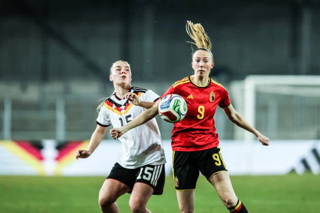 Sport, Football, U23 Womens National Team Season 2025 2026 International match Germany U23 Belgium U23 06 03 2026, Lohrheidestadion Svea Stoldt Germany, 15 Lisa Petry Belgium, 9 Bochum Wattenscheid Lohrheidestadion Nordrhein Westfalen Germany