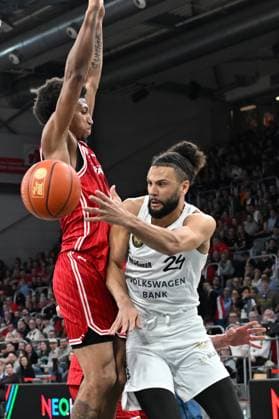 BAMBERG 06 03 2026 Basketball easycredit 1 Basketball Bundesliga 22 Matchday Bamberg Baskets vs Basketball Lions Braunschweig Kaza Kajami Keane 24, Basketball Lions Braunschweig vs Demarcus Demonia 8, Bamberg Baskets Bamberg Baskets vs Basketball Lions Braunschweig