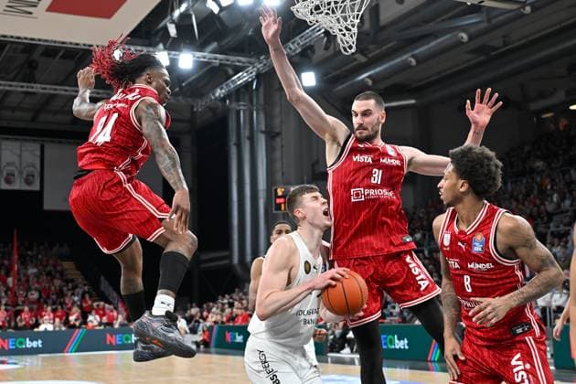 BAMBERG 06 03 2026 Basketball easycredit 1 Basketball Bundesliga 22 Matchday Bamberg Baskets vs Basketball Lions Braunschweig Luka Scuka 5, Basketball Lions Braunschweig vs Daniel Keppeler 31, Bamberg Baskets , Cobe Williams 24, Bamberg Baskets and Demarcus Demonia 8, Bamberg Baskets Bamberg Baskets vs Basketball Lions Braunschweig