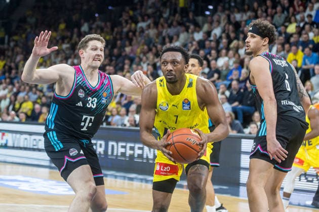Oldenburg, Lower Saxony, DEU, 06 03 2026, xxxxxxx EWE Baskets Oldenburg vs Telekom Baskets Bonn Basketball 1 Basketball Bundesliga Season 2025 2026, 22 Matchday, Grosse EWE Arena EWE Baskets Oldenburg vs Telekom Baskets Bonn www.andreas-burmann.de