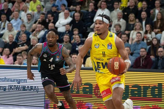 GER, Basketball, easy Credit BBL, EWE Baskets Oldenburg vs Telekom Baskets Bonn 06 03 2026, EWE Arena, Oldenburg, GER, easy Credit BBL, EWE Baskets Oldenburg vs Telekom Baskets Bonn, in the picture Nicholas TISCHLER EWE Baskets Oldenburg 11 Jeff GARRETT JR Telekom Baskets Bonn 4 nordphotoxgmbhx xRojahn nph00310