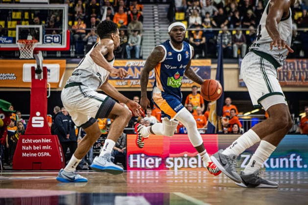 Rostock, Germany 06 March 2026 1 BBL 2025 2026 Rostock Seawolves vs VET CONCEPT Gladiators Trier Pictured from left Urald King VET CONCEPT Gladiators Trier and TJ Crockett Jr Rostock Seawolves Copyright: xFotostandx xVoelkerx