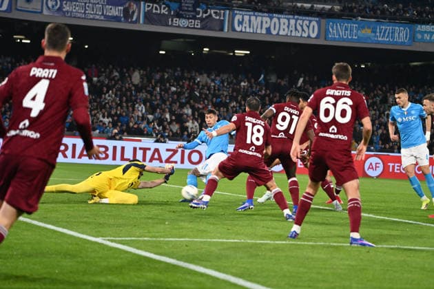 March 6, 2026, Napoli, Campania, ITALIA: Alberto Paleari of Torino FC During the 2025 26 Italian Serie A football match between SSC Napoli and FC Torino on March 6, 2026, at the Diego Armando Maradona Stadium in Naples...Pictured: Serie A Football Match - 2025 26 Napoli Vs Torino  - ZUMAs236 20260306_aap_s236_018 Copyright: xFabioxSassox