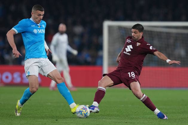 Napoli™s Alessandro Buongiorno Torino™s Giovanni Simeone during the Serie A EniLive soccer match between Napoli and Torino at the Diego Armando Maradona stadium, Italy - Naples Friday March 06, 2026 - Soccer ( Photo by Alfredo Falcone LaPresse )  Copyright: xAlfredoxFalcone LaPressex