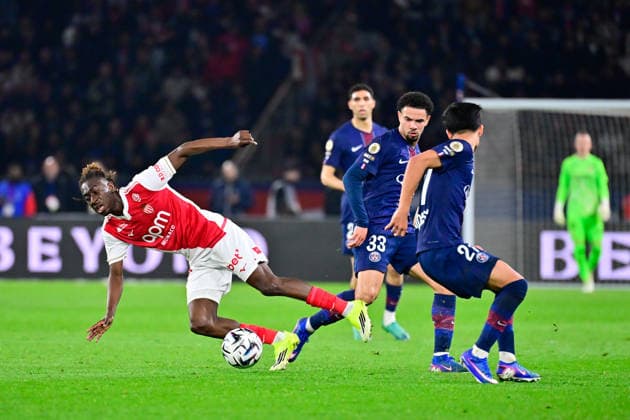 FOOTBALL : PSG vs Monaco - Ligue 1 - 06 03 2026 Mamadou Coulibaly of Monaco and Pedro Dro Fernandez of Paris Saint Germain during the Ligue 1 match between Paris Saint Germain and AS Monaco at Parc des Princes on March 06, 2026 in Paris, France. ( Photo by Federico Pestellini PsnewZ ) - ParisFrance  Copyright: xFedericoxPestelinix