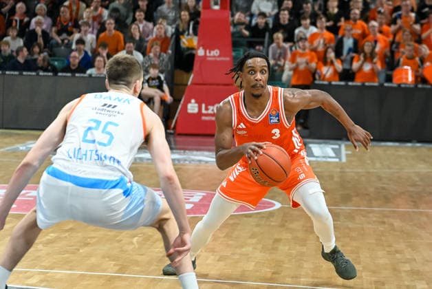 Malik Parsons RASTA Vechta, 03 vs Lorenz Bank Science City Jena, 25 RASTA Vechta vs Science City Jena, easyCredit Basketball Bundesliga, 22 Matchday, Season 2025 2026, 06 03 2026, RASTA Vechta vs Science City Jena, easyCredit Basketball Bundesliga, 22 Matchday, Season 2025 2026, 06 03 2026 Vechta Copyright: xEibner-Pressefoto RobertxGertzenx EP_RGN