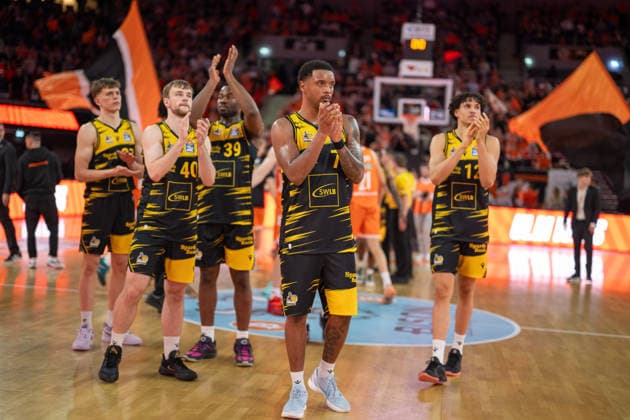 Julis Baumer MHP RIESEN Ludwigsburg, 37 , Simon Feneberg MHP RIESEN Ludwigsburg, 40 , Maxwell Temoka MHP RIESEN Ludwigsburg, 39 , Elijah Hughes MHP RIESEN Ludwigsburg, 07 , Lenny Anigbata MHP RIESEN Ludwigsburg, 12 are disappointed, dissatisfied, negative emotions,, GER, ratiopharm Ulm vs MHP Riesen Ludwigsburg, Basketball Bundesliga, easycredit BBL, 22 Matchday, Season 2025 2026, 06 03 2026, GER, ratiopharm Ulm vs MHP Riesen Ludwigsburg, Basketball Bundesliga, easycredit BBL, 22 Matchday, Season 2025 2026, 06 03 2026 New Ulm Copyright: xEibner-Pressefoto SaschaxWaltherx EP_EER