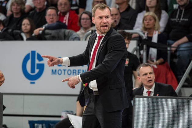 Bamberg, Germany 06 March 2026 1 BBL 2025 2026 BMA365 Bamberg Baskets vs Basketball Lions Braunschweig In the picture coach Anton Gavel Bamberg gestures with his hands Brose Arena Bayern Copyright: xFotostandx xSchmittx