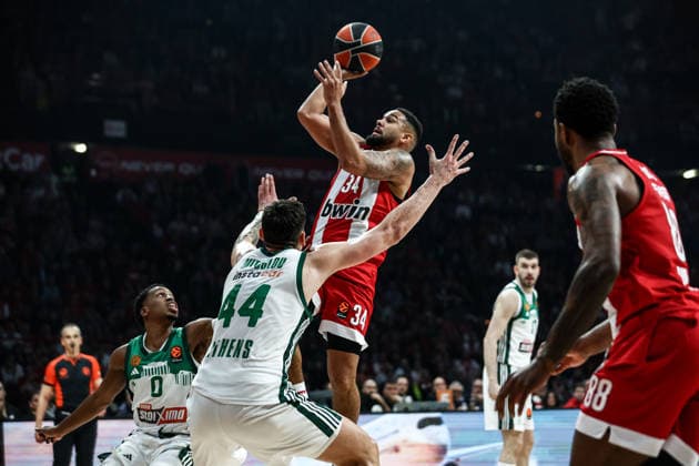 Olympiacos Piraeus v Panathinaikos AKTOR - Euroleague PIRAEUS, GREECE - MARCH 06: Olympiacos Cory Joseph in action with Panathinaikos Konstantinos Mitoglou during the match of Olympiacos Piraeus against Panathinaikos AKTOR Athens for The Turkish Airlines Euroleague season 2025-26 in Piece and Friendship Stadium , in Piraeus, Greece on 6 March 2026. Andreas Papakonstantinou Anadolu Piraeus Greece. Editorial use only. Please get in touch for any other usage.  Copyright: x2026xAnadoluxAndreasxPapakonstantinoux