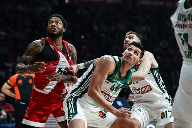 Olympiacos Piraeus v Panathinaikos AKTOR - Euroleague PIRAEUS, GREECE - MARCH 06: Olympiacos Cory Joseph in action with Panathinaikos Konstantinos Mitolglou during the match of Olympiacos Piraeus against Panathinaikos AKTOR Athens for The Turkish Airlines Euroleague season 2025-26 in Piece and Friendship Stadium , in Piraeus, Greece on 6 March 2026. Andreas Papakonstantinou Anadolu Piraeus Greece. Editorial use only. Please get in touch for any other usage.  Copyright: x2026xAnadoluxAndreasxPapakonstantinoux