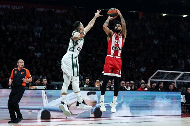 Olympiacos Piraeus v Panathinaikos AKTOR - Euroleague PIRAEUS, GREECE - MARCH 06: Olympiacos Tyler Dorsey in action with Panathinaikos Kostas Sloukas during the match of Olympiacos Piraeus against Panathinaikos AKTOR Athens for The Turkish Airlines Euroleague season 2025-26 in Piece and Friendship Stadium , in Piraeus, Greece on 6 March 2026. Andreas Papakonstantinou Anadolu Piraeus Greece. Editorial use only. Please get in touch for any other usage.  Copyright: x2026xAnadoluxAndreasxPapakonstantinoux