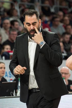 Bamberg, Germany 06 March 2026 1 BBL 2025 2026 BMA365 Bamberg Baskets vs Basketball Lions Braunschweig In the picture coach Ramon Diaz Braunschweig gestures on the sidelines Brose Arena Bayern Copyright: xFotostandx xSchmittx