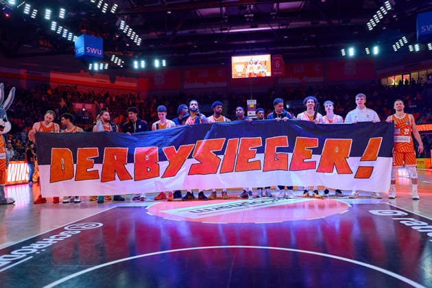 Flag derby winner after the end of the match GER, ratiopharm ulm vs MHP Riesen Ludwigsburg, Basketball, 22 Matchday, EasyCredit BBL, Season 2025 2026, 06 03 2026 GER, ratiopharm ulm vs MHP Riesen Ludwigsburg, Basketball, 22 Matchday, EasyCredit BBL, Season 2025 2026, 06 03 2026 Neu Ulm Copyright: xEibner-Pressefoto GeraldxOelze-dexStoppanyx EP_ODS
