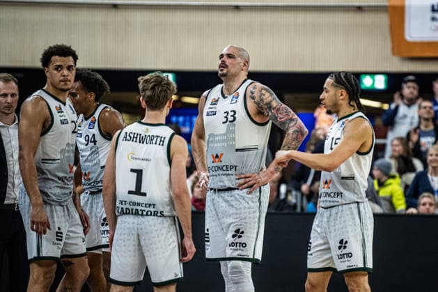 Rostock, Germany 06 March 2026 1 BBL 2025 2026 Rostock Seawolves vs VET CONCEPT Gladiators Trier In the picture The Trier team unhappy on the pitch Copyright: xFotostandx xVoelkerx