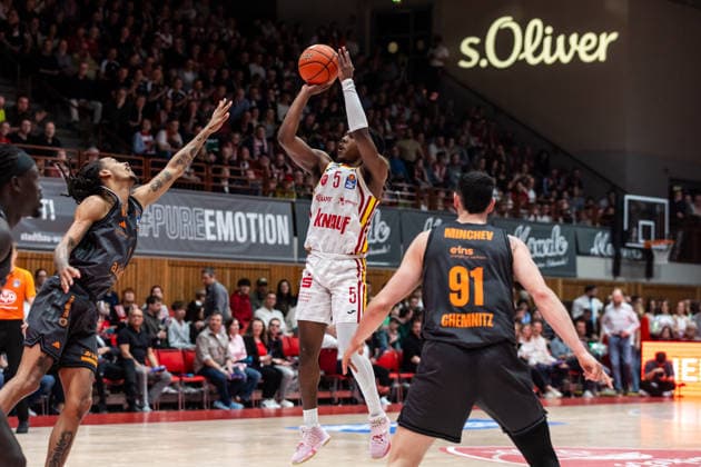 GER, easy Credit Basketball Bundesliga, Fitness First Würzburg Baskets Niners Chemnitz 06 03 2026, tectake ARENA Würzburg, Würzburg, GER, easy Credit Basketball Bundesliga, Fitness First Würzburg Baskets Niners Chemnitz Marcus Carr Fitness First Würzburg Baskets 5 Foto Alexander Trienitz Würzburg tectake ARENA Würzburg Bayern Germany