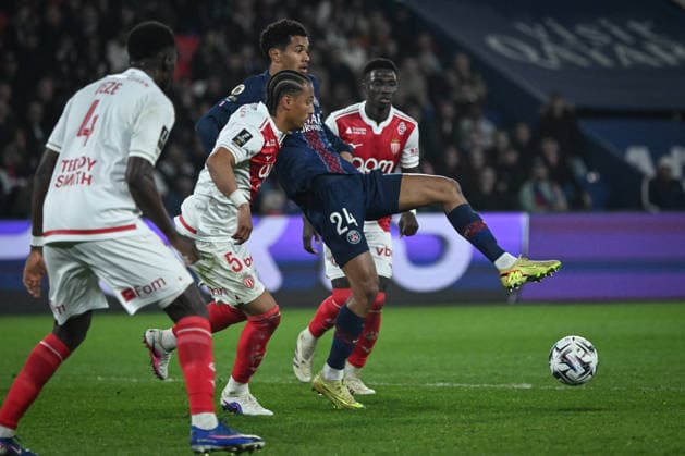 Ligue 1 PSG vs AS Monaco - FA Paris Saint-Germain’s midfielder Senny Mayulu fights for the ball during the French L1 football match between Paris Saint-Germain and AS Monaco at the Parc des Princes stadium in Paris on March 6, 2026. Photo by Firas Abdullah ABACAPRESS.COM Paris Île-de-France France  Copyright: xAbdullahxFiras ABACAx