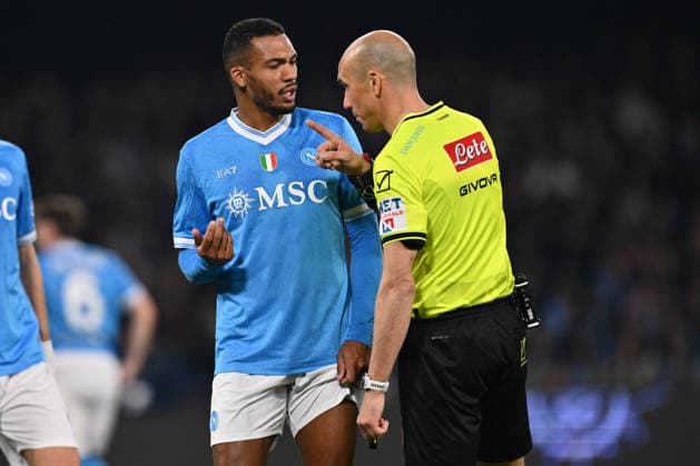 CALCIO - Serie A - SSC Napoli vs Torino FC Juan Jesus of S.S.C. Napoli andt Referee Michael Fabbri during the 28th day of the Serie A Championship between S.S.C. Napoli and Torino F.C. at the Diego Armando Maradona Stadium on March 6, 2026 in Naples, Italy. Naples Italy  Copyright: xIPAxSport ABACAx
