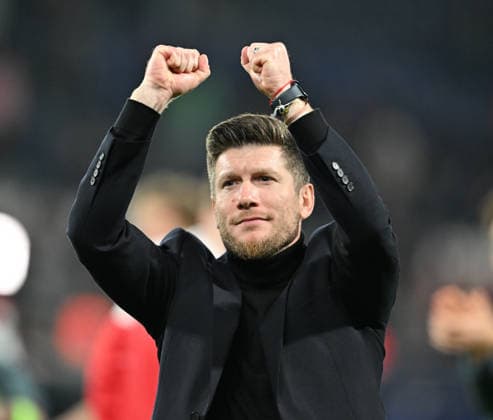 PSG vs AS Monaco: French Ligue 1 PARIS, FRANCE - MARCH 06: Sebastien Pocognoli, head coach of Monaco celebrates their victory following the French Ligue 1 (L1) soccer match between Paris Saint-Germain (PSG) and AS Monaco at Parc des Princes stadium in Paris, France on March 06, 2026. Mustafa Yalçin Anadolu Paris France. Editorial use only. Please get in touch for any other usage.  Copyright: x2026xAnadoluxMustafaxYalcÄ±nx
