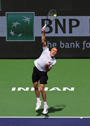 INDIAN WELLS, CA - MARCH 06: Alexander Zverev (GER) serving during an ATP, Tennis Herren tennis match during the BNP Paribas Open played on March 6, 2026 at the Indian Wells Tennis Garden in Indian Wells, CA. (Photo by John Cordes Icon Sportswire) TENNIS: MAR 06 BNP Paribas Open EDITORIAL USE ONLY Icon506260306024