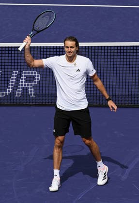 INDIAN WELLS, CA - MARCH 06: Alexander Zverev (GER) waves after winning a match during an ATP, Tennis Herren tennis match during the BNP Paribas Open played on March 6, 2026 at the Indian Wells Tennis Garden in Indian Wells, CA. (Photo by John Cordes Icon Sportswire) TENNIS: MAR 06 BNP Paribas Open EDITORIAL USE ONLY Icon506260306014
