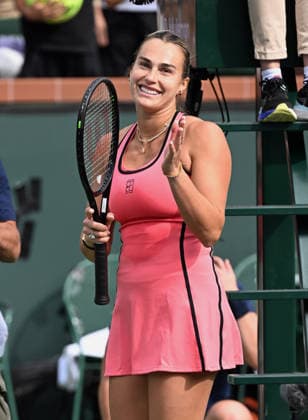 INDIAN WELLS, CA - MARCH 06: Aryna Sabalenka (RUS) waves to the fans after winning a WTA, Tennis Damen tennis match during the BNP Paribas Open played on March 6, 2026 at the Indian Wells Tennis Garden in Indian Wells, CA. (Photo by John Cordes Icon Sportswire) TENNIS: MAR 06 BNP Paribas Open EDITORIAL USE ONLY Icon506260306029