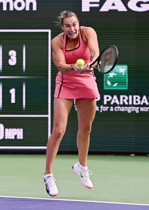 INDIAN WELLS, CA - MARCH 06: Aryna Sabalenka (RUS) returns the ball during a WTA, Tennis Damen tennis match during the BNP Paribas Open played on March 6, 2026 at the Indian Wells Tennis Garden in Indian Wells, CA. (Photo by John Cordes Icon Sportswire) TENNIS: MAR 06 BNP Paribas Open EDITORIAL USE ONLY Icon506260306041