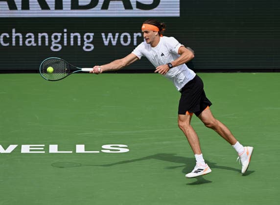 INDIAN WELLS, CA - MARCH 06: Alexander Zverev (GER) hits the ball during an ATP, Tennis Herren tennis match during the BNP Paribas Open played on March 6, 2026 at the Indian Wells Tennis Garden in Indian Wells, CA. (Photo by John Cordes Icon Sportswire) TENNIS: MAR 06 BNP Paribas Open EDITORIAL USE ONLY Icon506260306009