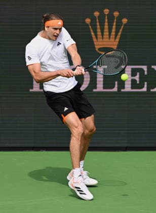 INDIAN WELLS, CA - MARCH 06: Alexander Zverev (GER) hits the ball during an ATP, Tennis Herren tennis match during the BNP Paribas Open played on March 6, 2026 at the Indian Wells Tennis Garden in Indian Wells, CA. (Photo by John Cordes Icon Sportswire) TENNIS: MAR 06 BNP Paribas Open EDITORIAL USE ONLY Icon506260306010