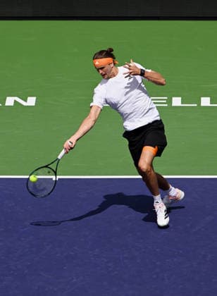 INDIAN WELLS, CA - MARCH 06: Alexander Zverev (GER) returns the ball during an ATP, Tennis Herren tennis match during the BNP Paribas Open played on March 6, 2026 at the Indian Wells Tennis Garden in Indian Wells, CA. (Photo by John Cordes Icon Sportswire) TENNIS: MAR 06 BNP Paribas Open EDITORIAL USE ONLY Icon506260306025