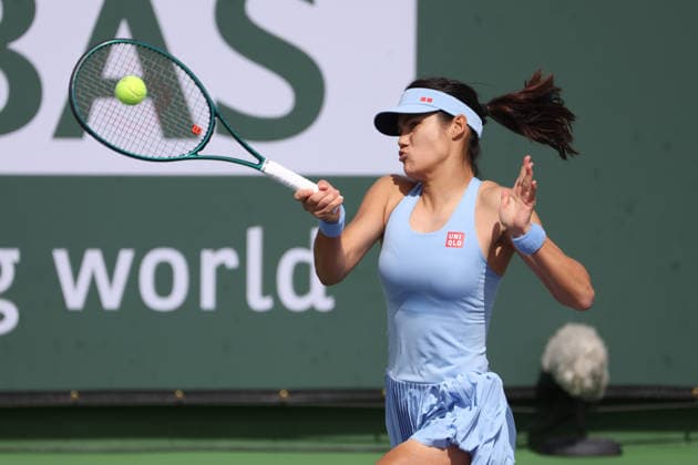 INDIAN WELLS, CA - MARCH 06: Emma Raducanu (GBR) hits a forehand during the BNP Paribas Open on March 6, 2026 at Indian Wells Tennis Garden in Indian Wells, CA. (Photo by George Walker Icon Sportswire) TENNIS: MAR 06 BNP Paribas Open EDITORIAL USE ONLY Icon260306025