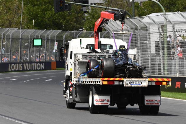 2026 AUSTRALIAN F1 GRAND PRIX, The damaged car of Kimi Antonelli of Mercedes is towed from the track during a Free Practice Session Three as part of the 2026 Australian Grand Prix at Albert Park Circuit in Melbourne, Saturday, March 7, 2026. ( NO ARCHIVING, EDITORIAL USE ONLY MELBOURNE VICTORIA AUSTRALIA  Copyright: xJOELxCARRETTx 20260307113490929105