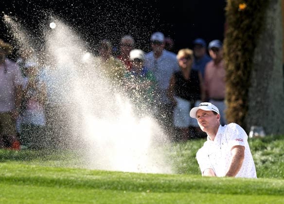 ORLANDO, FL - MARCH 06: PGA, Golf Herren golfer Russell Henley hits a shot out of the sand on the 9th hole on March 6, 2026, during the Arnold Palmer Invitational presented by Mastercard at Arnold Palmer™s Bay Hill Club & Lodge in Orlando, Florida. (Photo by Brian Spurlock Icon Sportswire) GOLF: MAR 06 PGA Arnold Palmer Invitational presented by Mastercard EDITORIAL USE ONLY Icon26030614