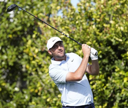 ORLANDO, FL - MARCH 06: PGA, Golf Herren golfer Scottie Scheffler plays his tee shot on the 9th hole on March 6, 2026, during the Arnold Palmer Invitational presented by Mastercard at Arnold Palmer™s Bay Hill Club & Lodge in Orlando, Florida. (Photo by Brian Spurlock Icon Sportswire) GOLF: MAR 06 PGA Arnold Palmer Invitational presented by Mastercard EDITORIAL USE ONLY Icon2603066