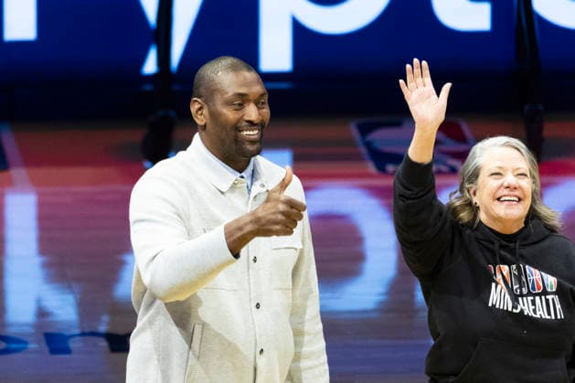 March 6, 2026, Los Angeles, California, USA: Former Lakers forward Metta World Peace (formerly Ron Artest) attends a mental health event during halftime of an NBA, Basketball Herren, USA basketball game between the Los Angeles Lakers and the Indiana Pacers at Crypto.com Arena on Friday, March 6, 2026, in Los Angeles. Los Angeles USA - ZUMAc68_ 20260306_zaf_c68_031 Copyright: xRingoxChiux