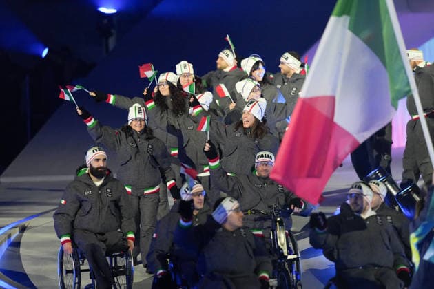 (260307) -- VERONA, March 7, 2026 -- Members of the delegation of Italy parade during the opening ceremony of Milan-Cortina 2026 Paralympic Winter games, Winterspiele,Spiele, Summer games at Verona Olympic Arena in Verona, Italy, March 6, 2026. ) (SP)ITALY-VERONA-PARALYMPIC WINTER GAMES-OPENING CEREMONY LixJing 