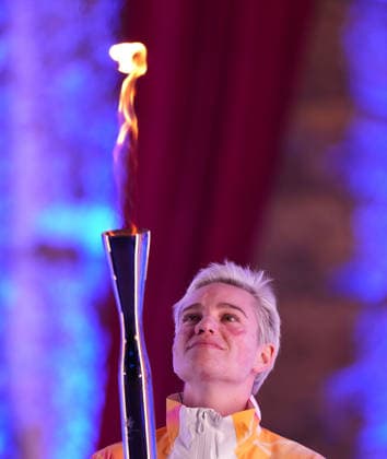 (260307) -- VERONA, March 7, 2026 -- Torchbearer Bebe Vio is seen during the opening ceremony of Milan-Cortina 2026 Paralympic Winter games, Winterspiele,Spiele, Summer games at Verona Olympic Arena in Verona, Italy, March 6, 2026. ) (SP)ITALY-VERONA-PARALYMPIC WINTER GAMES-OPENING CEREMONY LixJing 