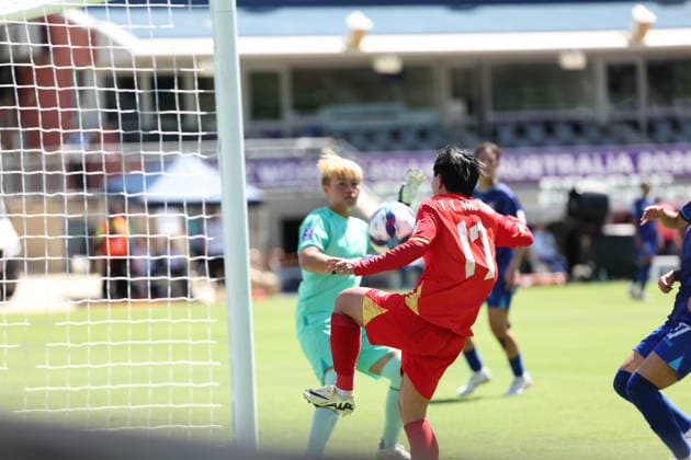 SOCCER ASIAN CUP TAIWAN VIETNAM, VietnamÕs Tran Thi Thu Thao Chinese TaipeiÕs goal during the AFC WomenÕs Asian Cup Group C match between Taiwan and Vietnam at HBF Park in Perth, Saturday, March 7, 2026. ( NO ARCHIVING, EDITORIAL USE ONLY PERTH WESTERN AUSTRALIA AUSTRALIA  Copyright: xCOLINxMURTYx 20260307169602714086