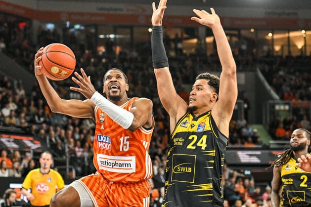 GER, BBL, ratiopharm Ulm vs MHP Riesen Ludwigsburg 06 03 2026, ratiopharm arena, Neu Ulm, GER, BBL, ratiopharm Ulm vs MHP Riesen Ludwigsburg, in the picture Justin Simon Ulm, 15 , Brandon Tischler Ludwigsburg, 24 nordphotoxGmbHx xHafner nph00200