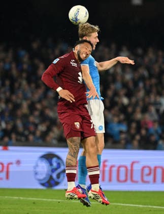 (260307) -- NAPLES, March 7, 2026 -- Napoli s Rasmus Hojlund (R) vies with Torino s Enzo Ebosse during a Serie A football match between Napoli and Torino in Naples, Italy, March 6, 2026. (Photo by Xinhua) (SP)ITALY-NAPLES-FOOTBALL-SERIE A-NAPOLI VS TORINO AlbertoxLingria 