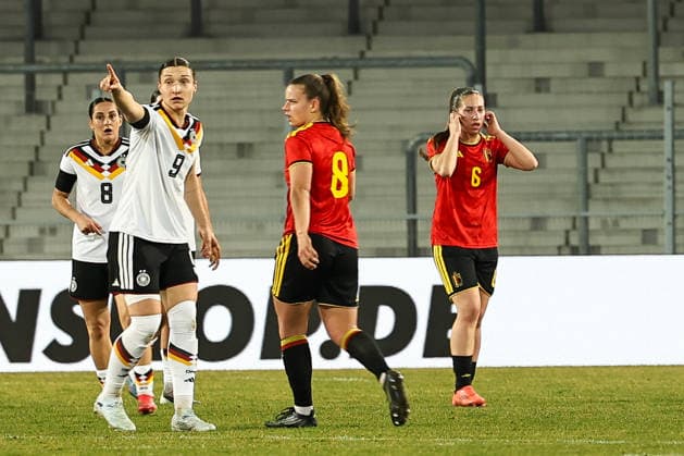 Germany U23 womens international match, Germany vs Belgium at the Lohrheidestadion in Bochum Wattenscheid, 06 03 2026 Sophie Weidauer Germany U23,9 and Ilayda Acikgöz Germany U23,8 Copyright: xSümeyyexAkcöltekinx