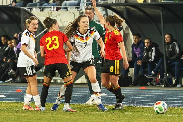 Germany U23 womens international match, Germany vs. Belgium at the Lohrheidestadion in Bochum Wattenscheid, 06 03 2026 Michael Urbansky Coach Germany U23 women and Mara Alber Germany U23,7 Copyright: xSümeyyexAkcöltekinx