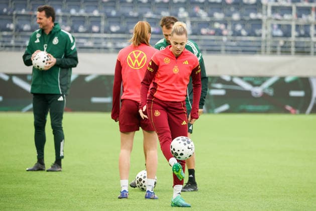 Stavanger, Norway 06 March 2026 Final training of the German womens national soccer team at the Lyse Stadium in Stavanger, Norway, before the World Cup qualifying match against the Norwegian womens national team In the picture Laura Freigang Germany at the final training in Stavanger, Norway Copyright: HMBxMedia MadeleinexFantini
