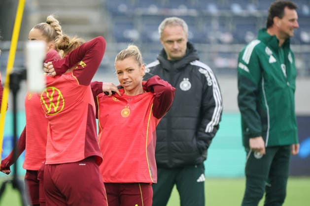 Stavanger, Norway 06 March 2026 Final training of the German womens national soccer team at the Lyse Stadium in Stavanger, Norway, before the World Cup qualifying match against the Norwegian womens national team In the picture Linda Dallmann Germany at the final training in Stavanger, Norway Copyright: HMBxMedia MadeleinexFantini