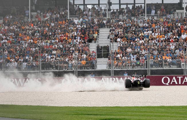 (260307) -- MELBOURNE, March 7, 2026 -- Red Bull s Max Verstappen of the Netherlands spins off the track during the qualifying session of the Formula One Australia Grand Prix at Albert Park in Melbourne, Australia, March 7, 2026. ) (SP)AUSTRALIA-MELBOURNE-F1-GRAND PRIX 2026-QUALIFYING MaxPing 