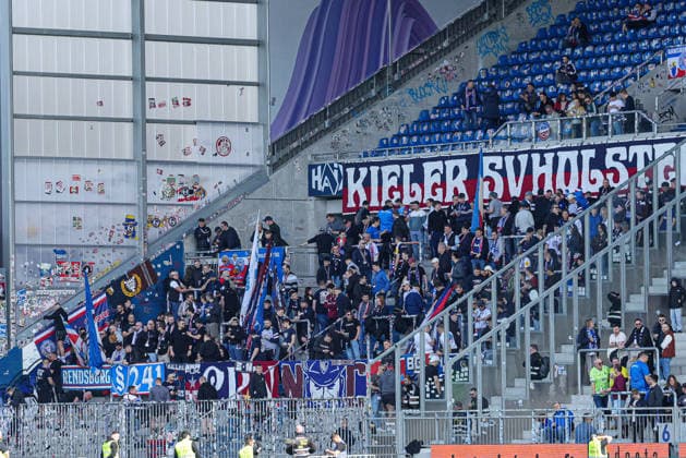07 03 2026, xhettx, Soccer 2 Bundesliga, SV Darmstadt 98 Holstein Kiel v l Gästeblock Kiel DFL DFB REGULATIONS PROHIBIT ANY USE OF PHOTOGRAPHS as IMAGE SEQUENCES and or QUASI VIDEO