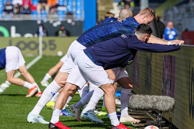 07 03 2026, xhettx, Soccer 2 Bundesliga, SV Darmstadt 98 Holstein Kiel v l Stretching before the match at Darmstadt DFL DFB REGULATIONS PROHIBIT ANY USE OF PHOTOGRAPHS as IMAGE SEQUENCES and or QUASI VIDEO