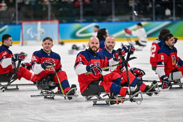 GIOCHI OLIMPICI - Olimpiadi Invernali Milano-Cortina 2026 - Paralympic Winter games, Winterspiele,Spiele, Summer games MILANO-CORTINA 2026 - Para Ice hockey, Eishockey - Czechia vs Japan Team Czechia greets the fans at the end of the match during the Paralympic Games Milano-Cortina 2026, Ice Hockey match between Czechia vs Japan on March 6, 2026 at Arena di Verona in Verona, Italy during Paralympic WINTER GAMES MILANO-CORTINA 2026 - Para ice hockey - Czechia vs Japan, Olympic Winter Games Milano-Cortina 2026 in Milano, Italy, March 07 2026 Cortina D Ampezzo Italy  Copyright: xIPAxSport ABACAx
