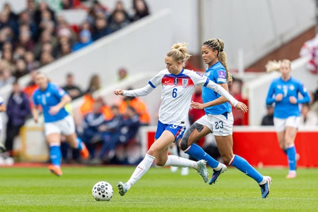 Football, Women, World Cup Quali, England - Iceland