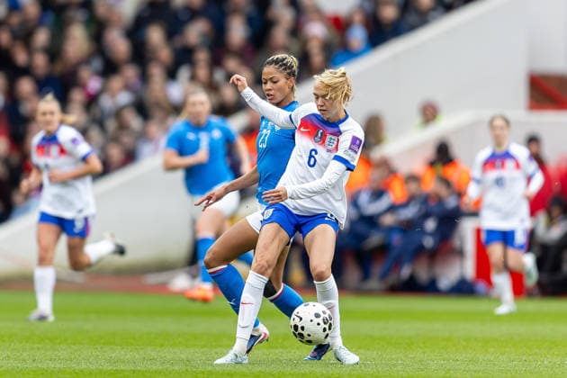 England Women v Iceland Women, FIFA Women s World UEFA Cup, Group A England Women Esme Morgan battles for possession during the FIFA Women s World UEFA Cup match between England Women and Iceland Women at the City Ground, Nottingham, UK on 7 March 2026. Nottingham City Ground Nottinghamshire UK Editorial use only , Copyright: xManjitxNarotrax PSI-23851-0011
